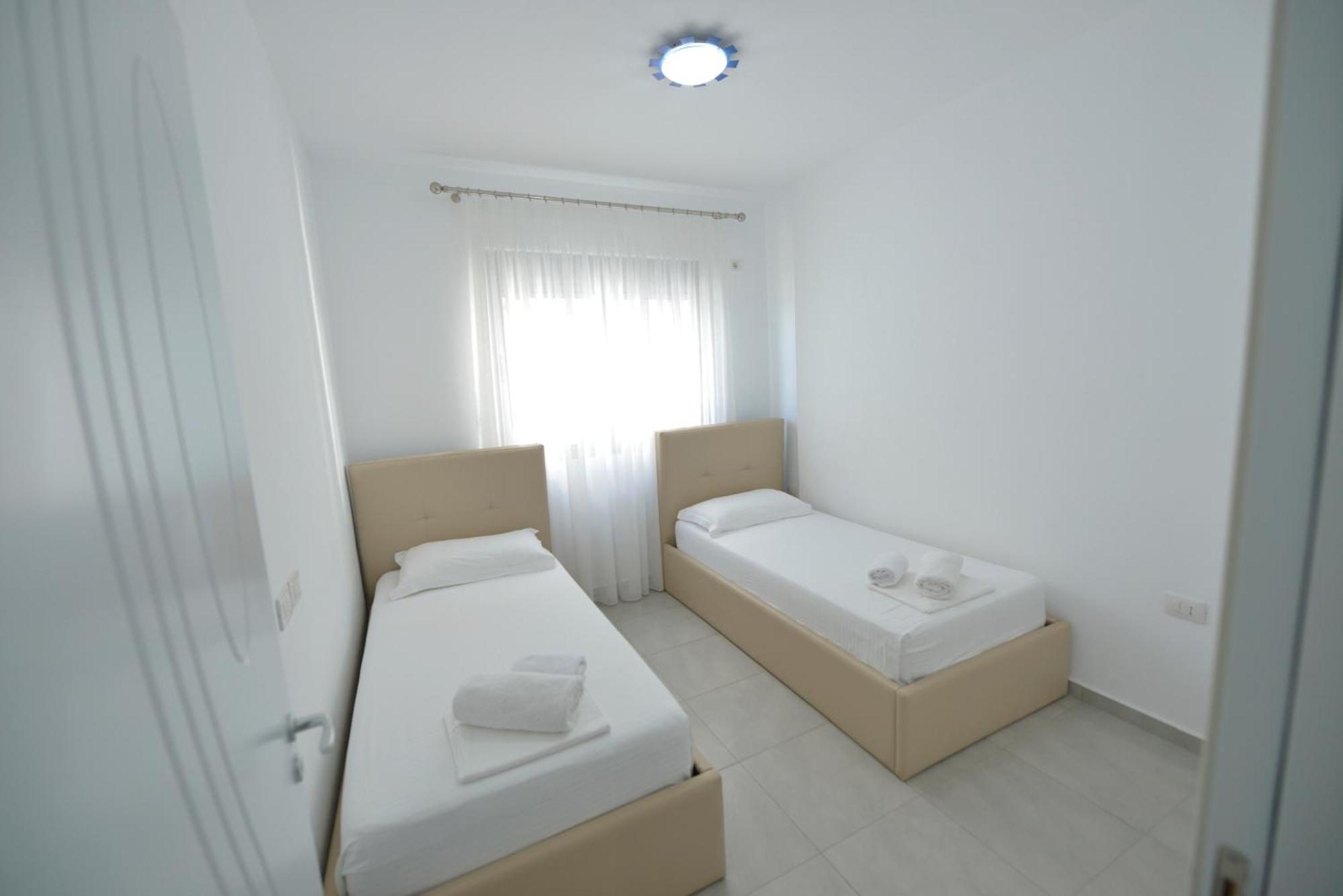 Apt Sarandë Buitenkant foto