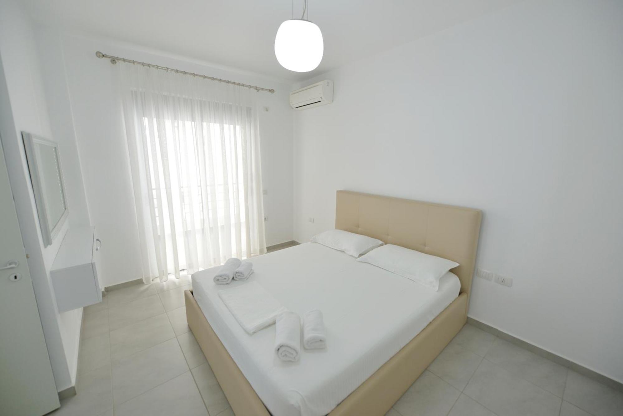 Apt Sarandë Buitenkant foto
