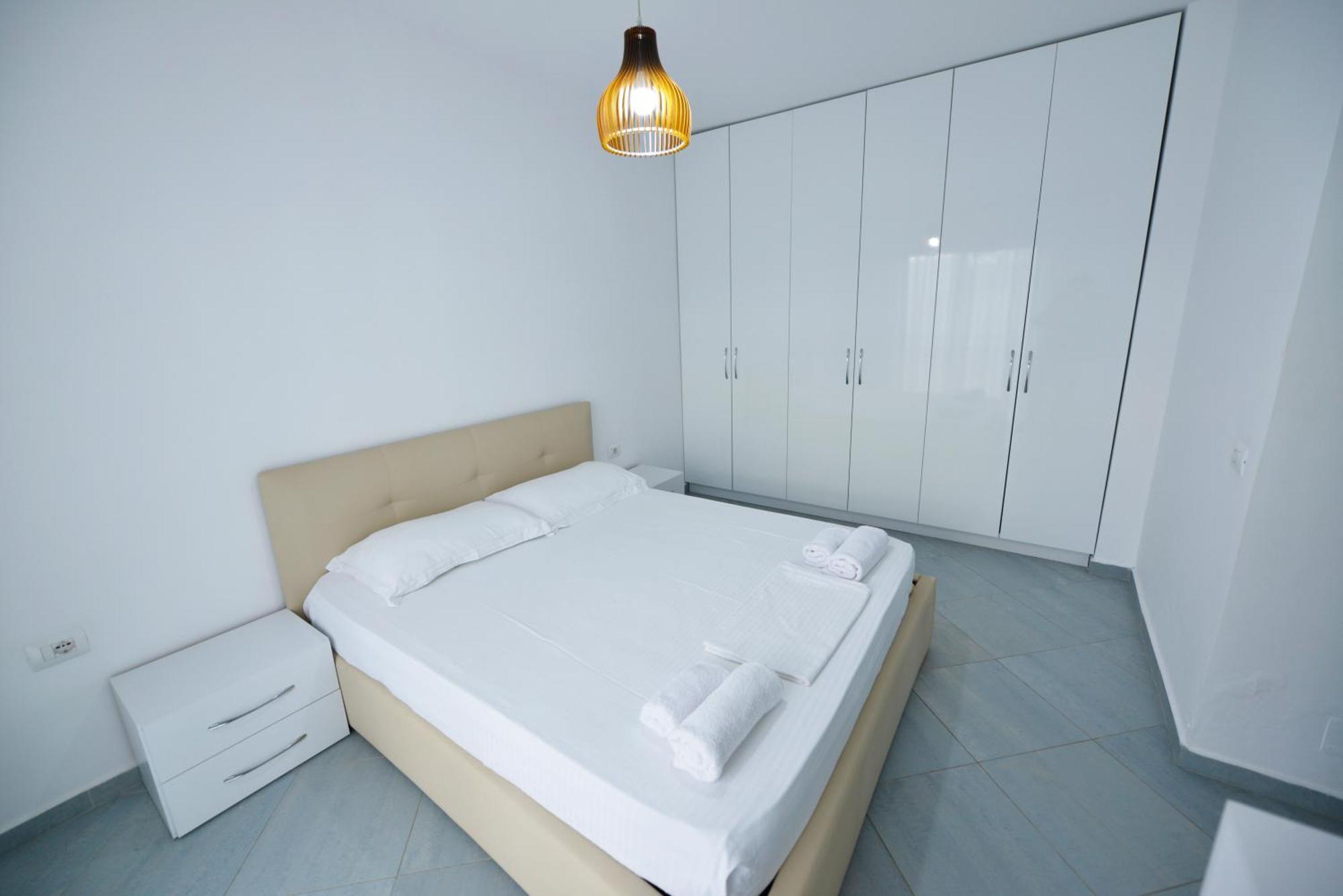 Apt Sarandë Buitenkant foto