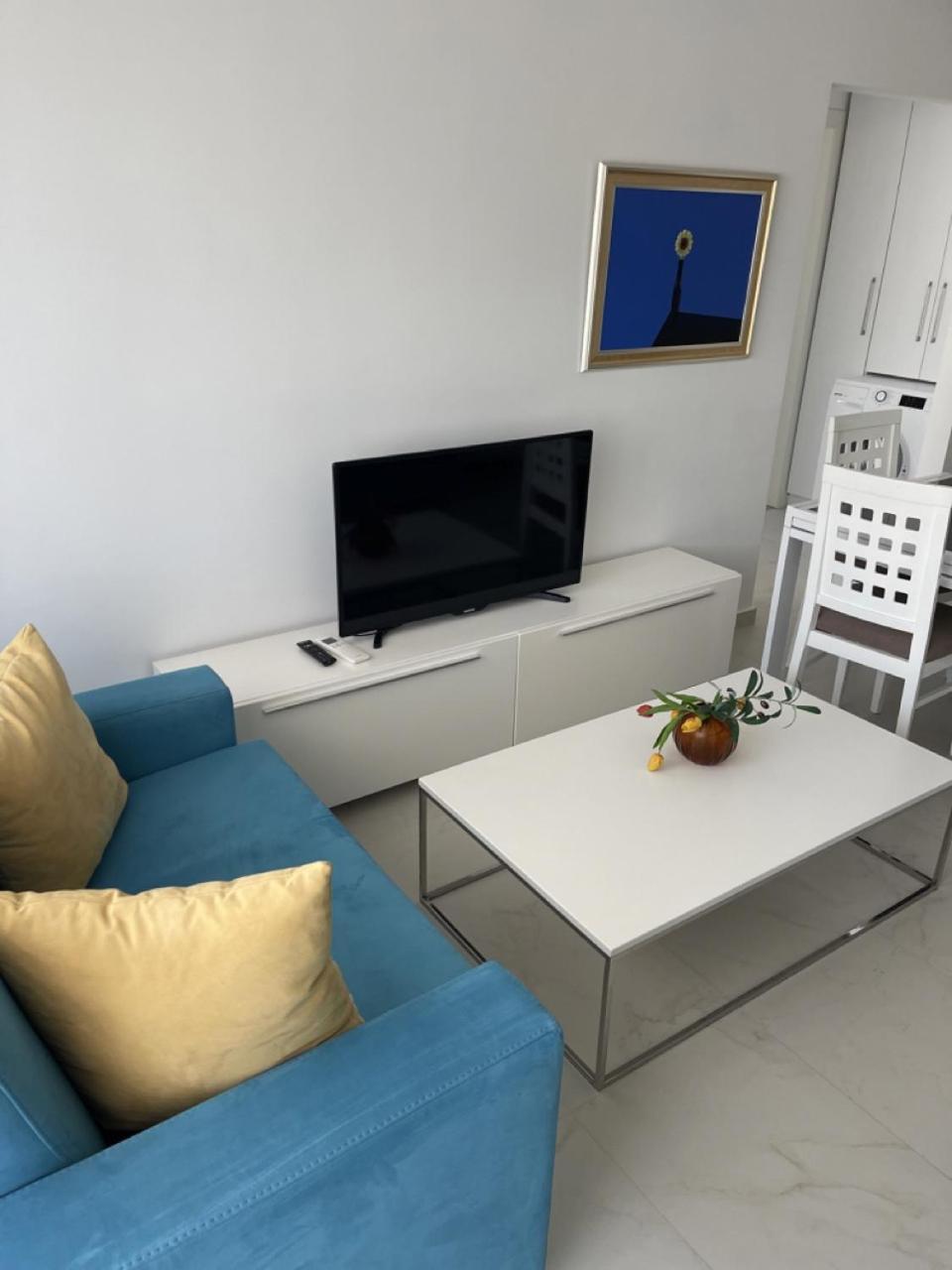 Apt Sarandë Buitenkant foto