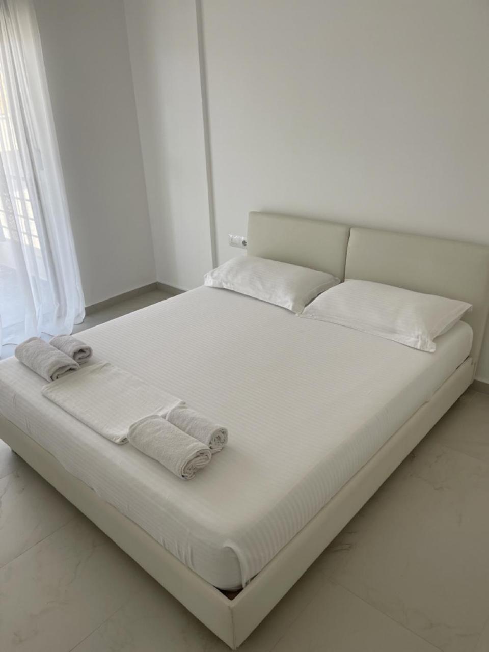 Apt Sarandë Buitenkant foto